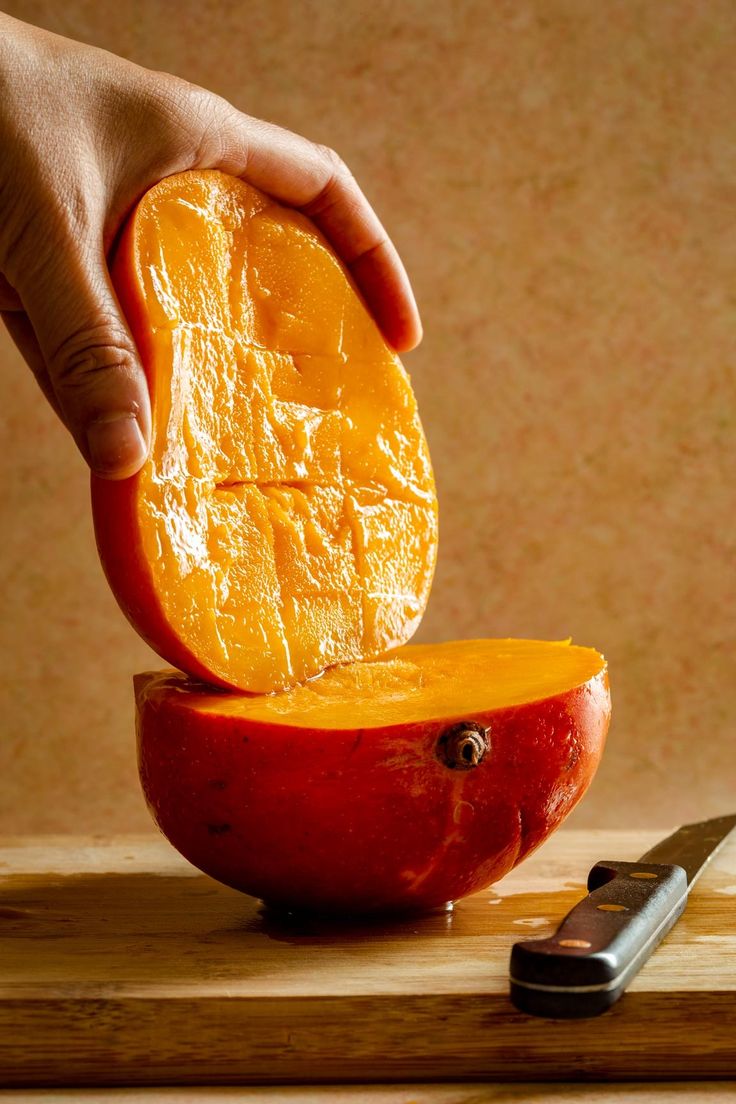 Ulei parfumat mango efervescent pentru lumanari si sapunuri, cu note fructate de vara – mango, piersica si zmeura. ceara soia ceara 